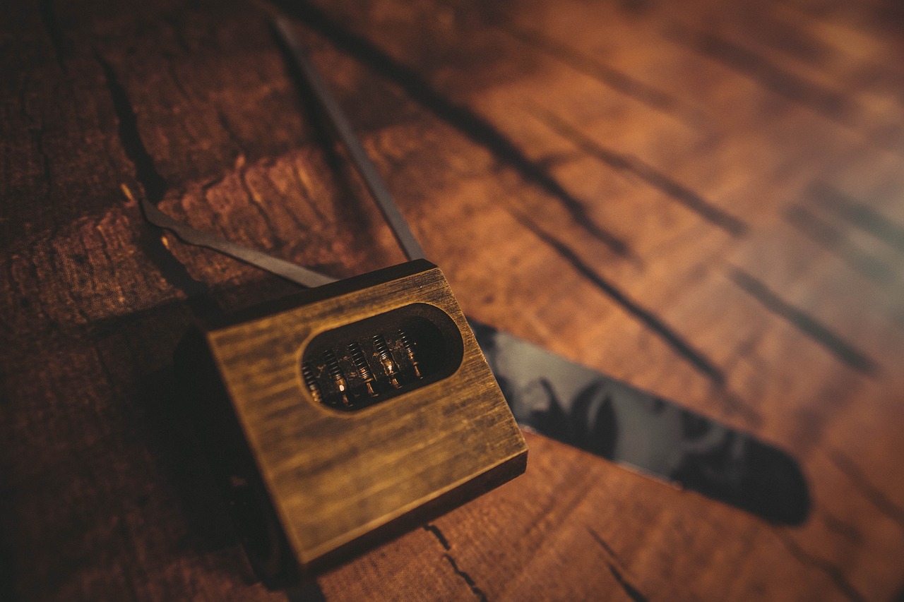 Protecting Your Identity from Pharming Attacks